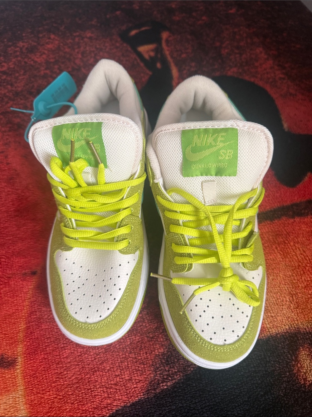 Nike Kids Low-Top Sneakers in Lime Green and White